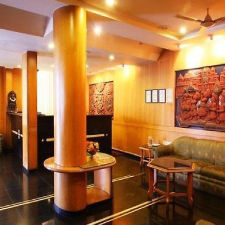 מייזור Hotel Bombay Tiffanys מראה חיצוני תמונה