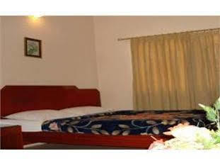 מייזור Hotel Bombay Tiffanys מראה חיצוני תמונה